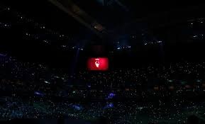 王楚钦、向鹏担任颁奖嘉宾 为青少年小朋友颁奖 全场沸腾了