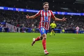 被追着打！王睿泽1分钟连续出现犯规 累计3次犯规被换下场